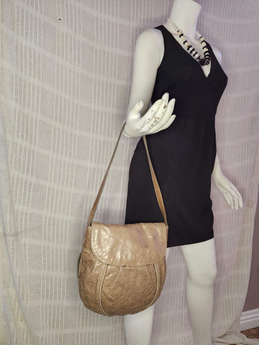 HOBO INTERNATIONAL DISTRESSED FLORAL SHOULDER TAUPE PURSE BAG - Picture 7 of 13
